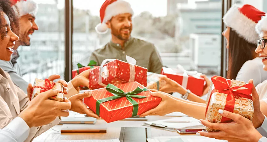 ideas de regalos navideños para empleados